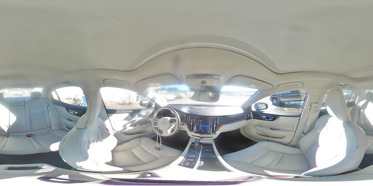 Volvo S60 2019 — photo 2