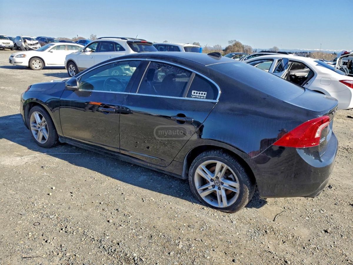 Volvo S60 2015 — photo 2