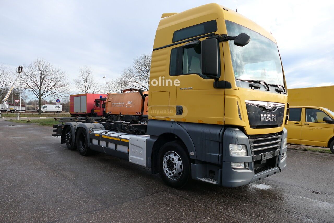 Isuzu TGX