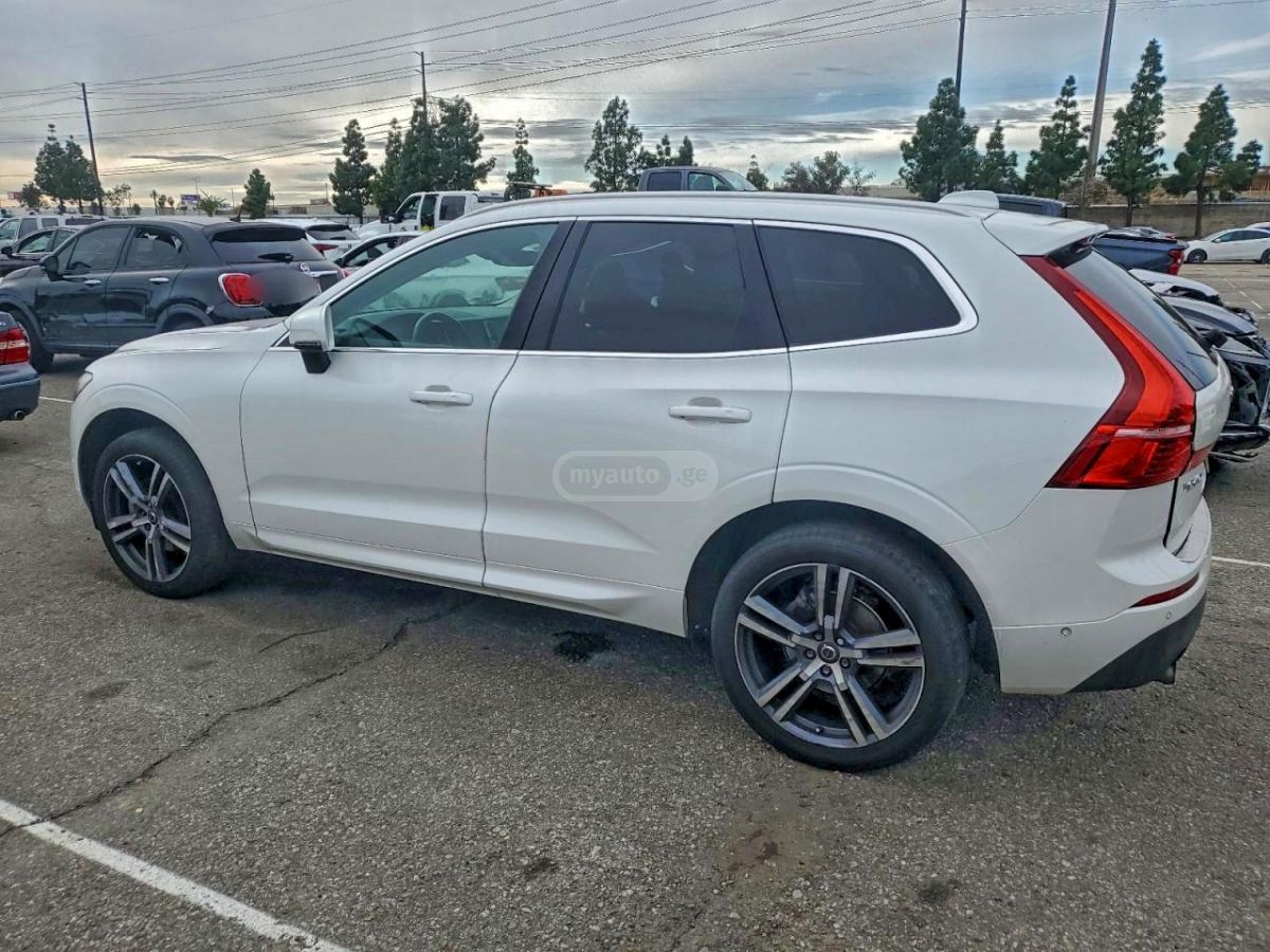 Volvo XC60 2018 — photo 2