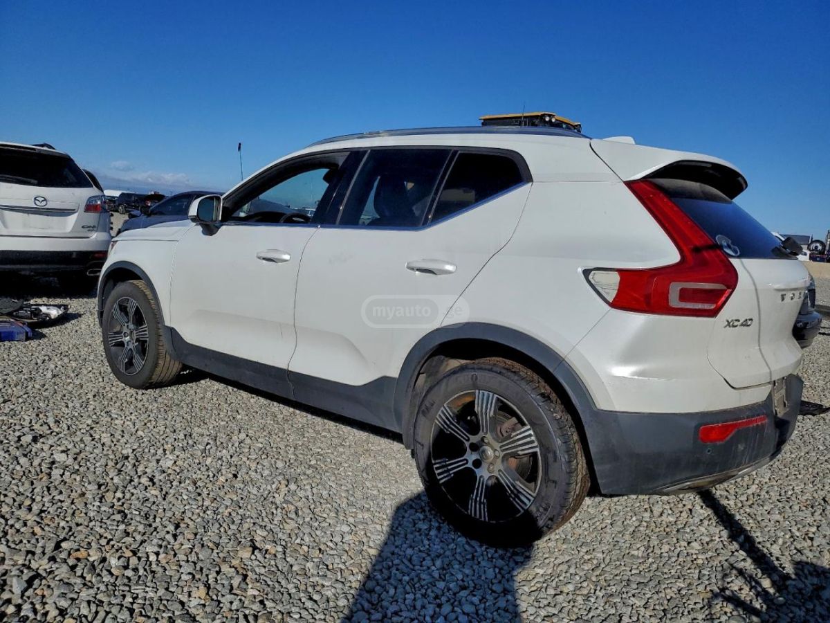 Volvo XC40 2019 — photo 2