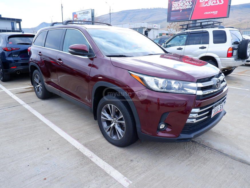 Toyota Highlander 2019 — photo 2