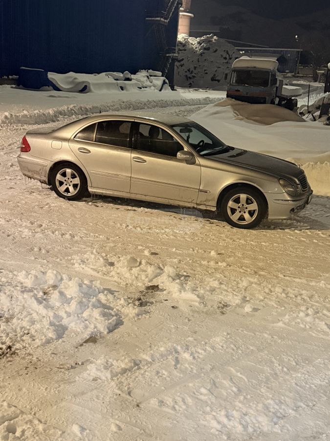 Mercedes-Benz E 320