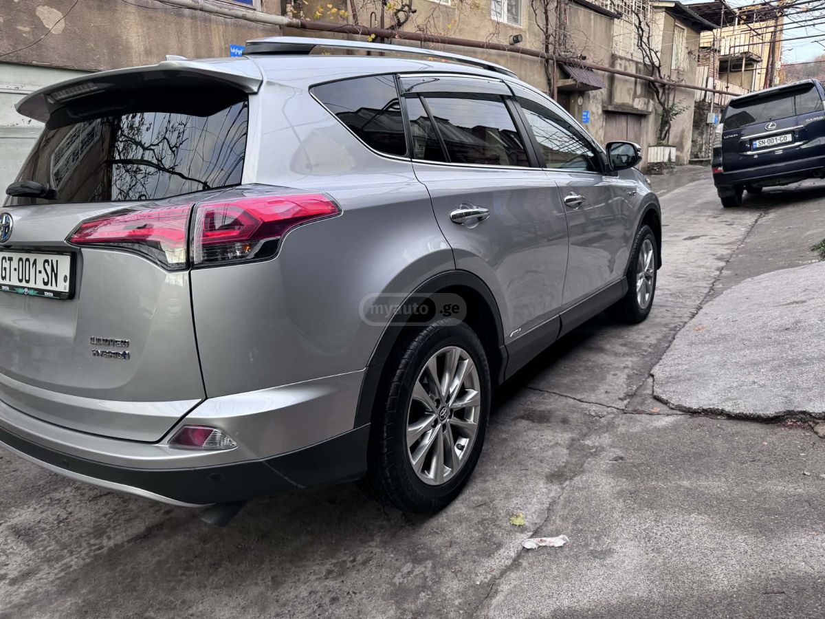 Toyota RAV 4 2017 — photo 2