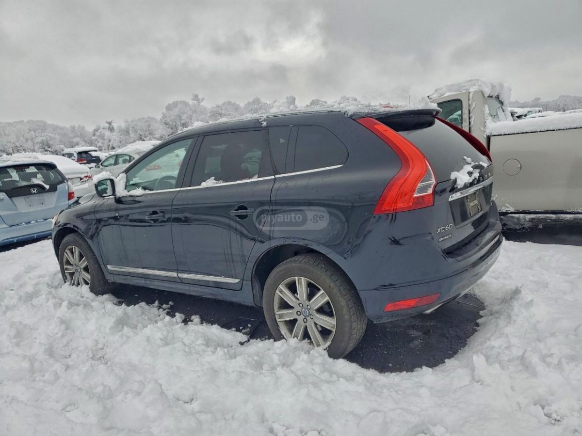 Volvo XC60 2015 — photo 2