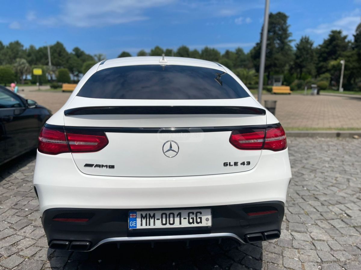 Mercedes-Benz GLE 43 AMG 2018 — photo 2