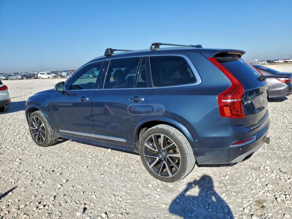 Volvo XC90 2018 — photo 2