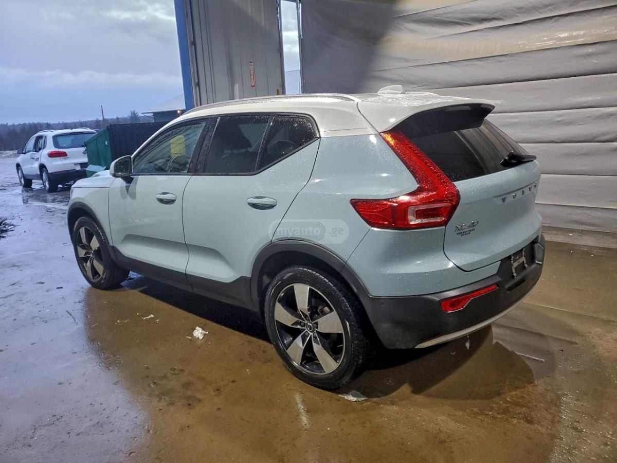 Volvo XC40 2019 — photo 2