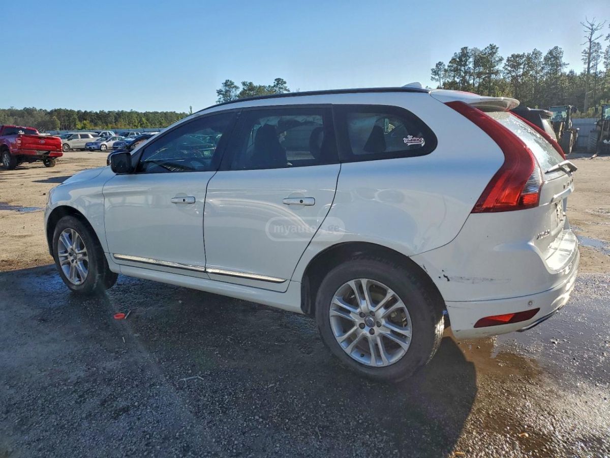 Volvo XC 60 2016 — photo 2