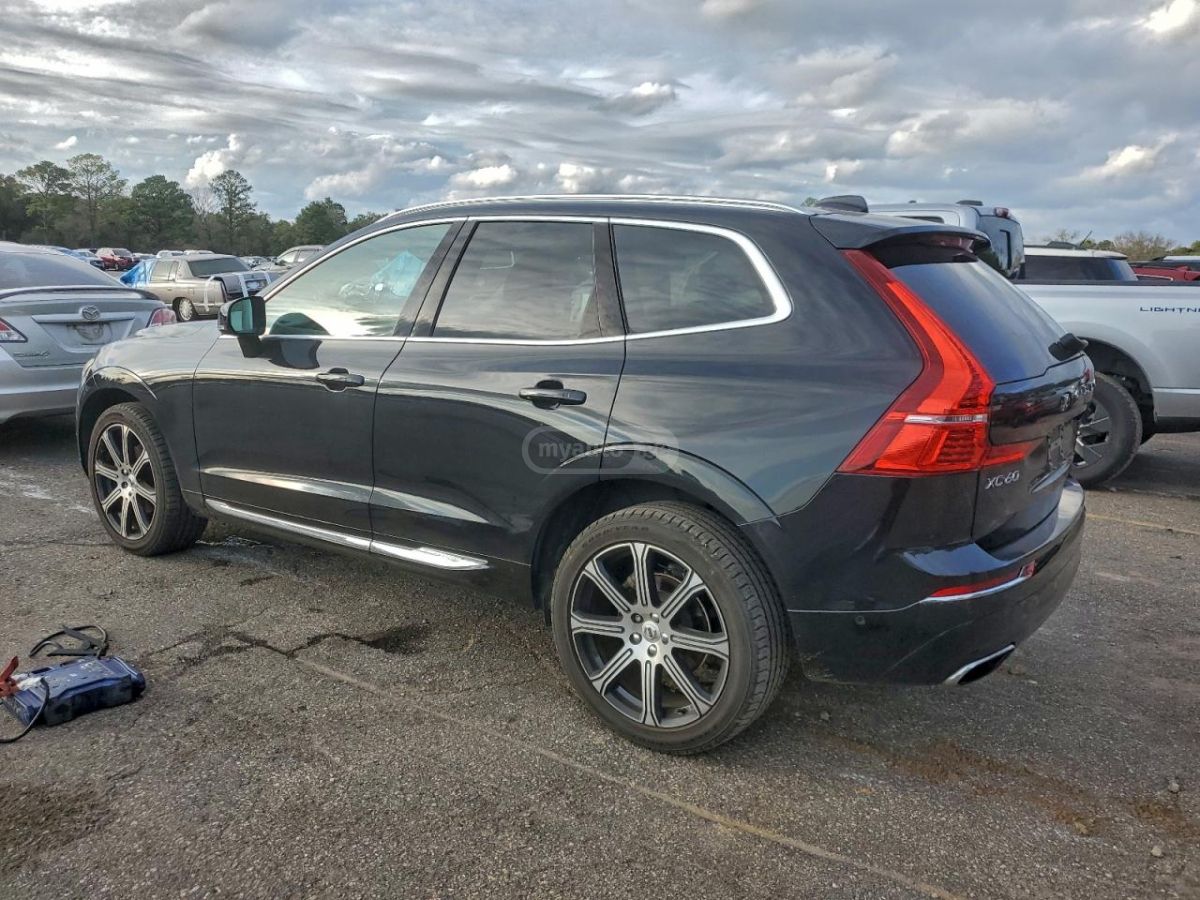 Volvo XC60 2018 — photo 2