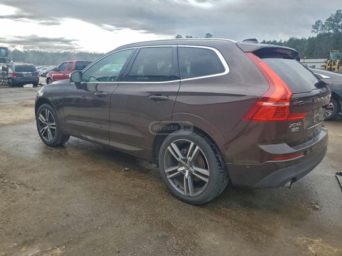 Volvo XC60 2018 — photo 2