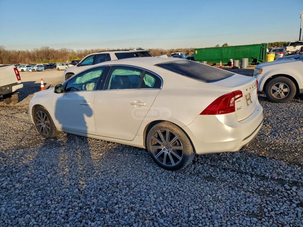 Volvo S60 2017 — photo 2