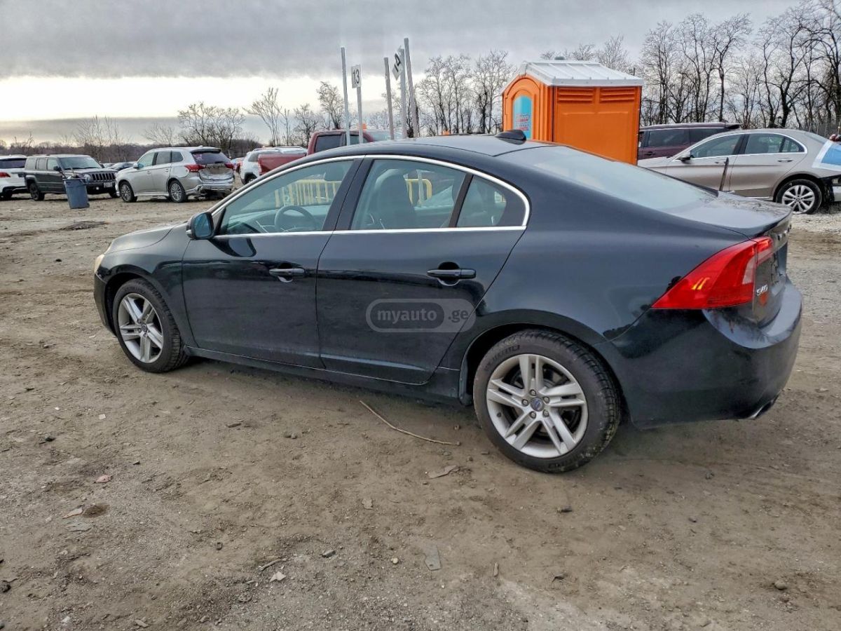 Volvo S60 2015 — photo 2