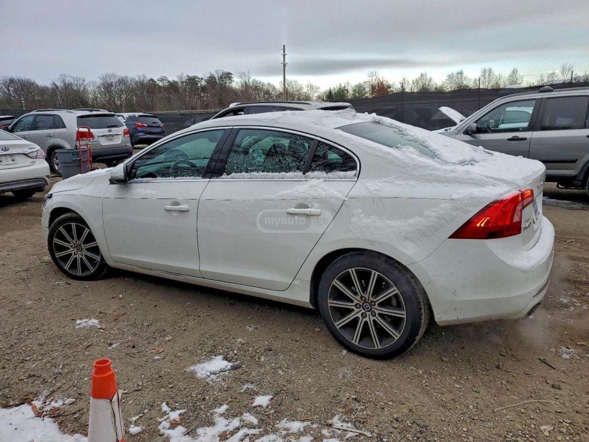 Volvo S60 2017 — photo 2