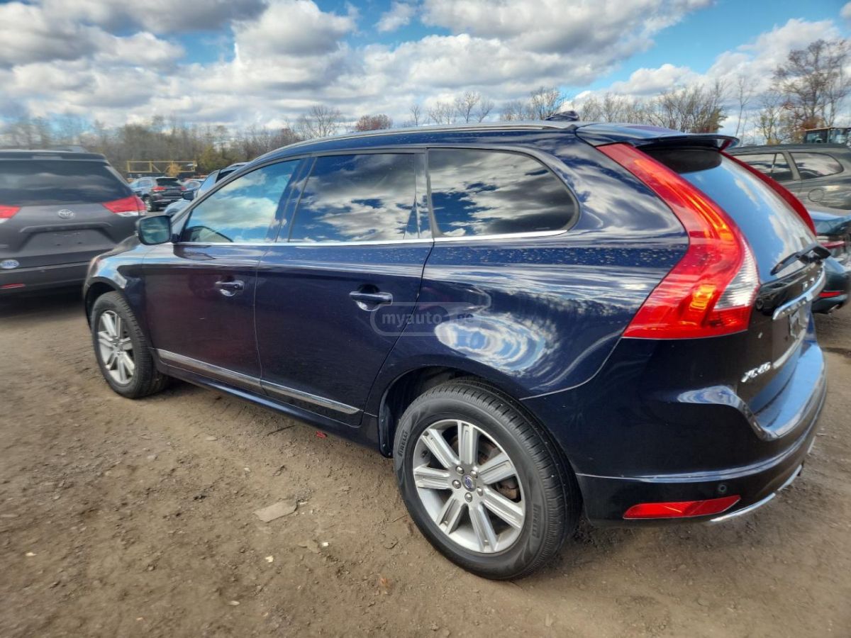 Volvo XC60 2017 — photo 2