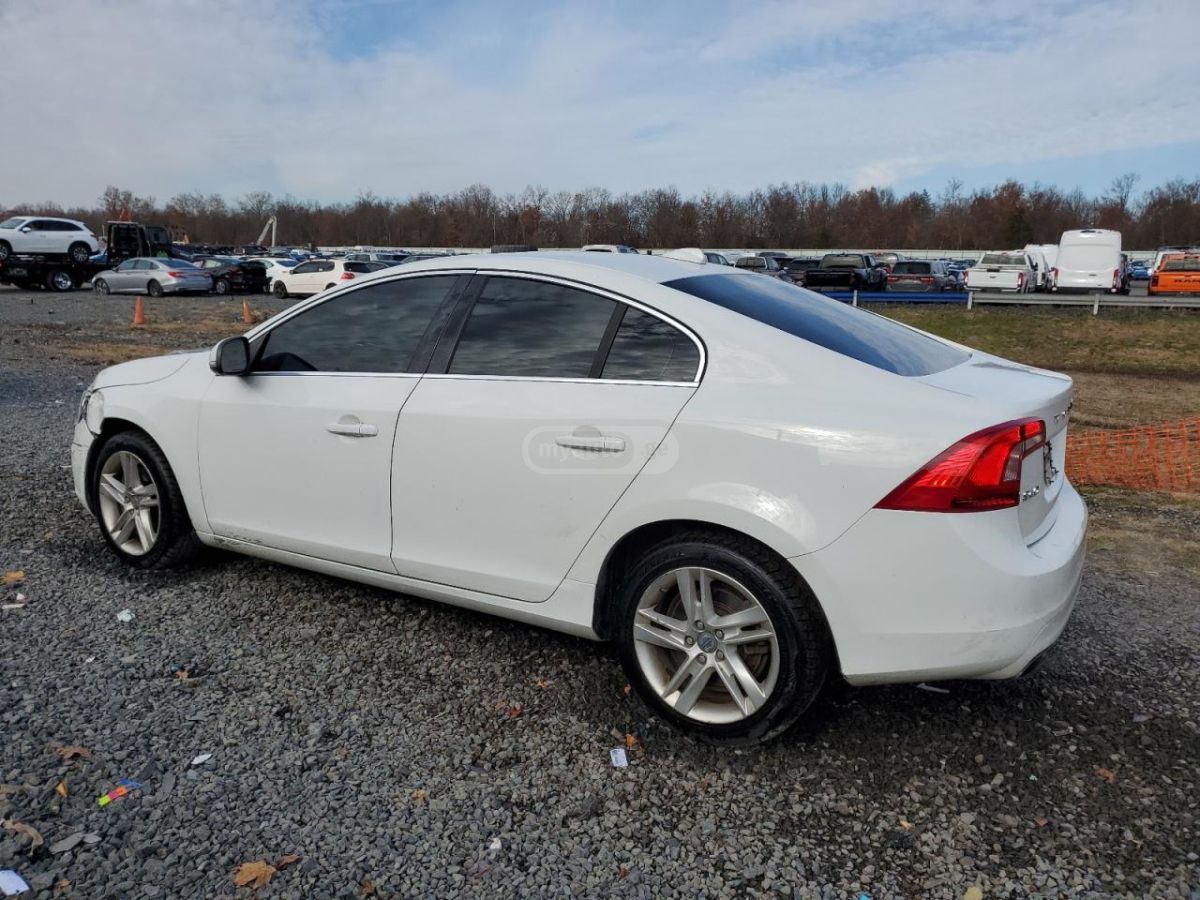Volvo S60 2015 — photo 2