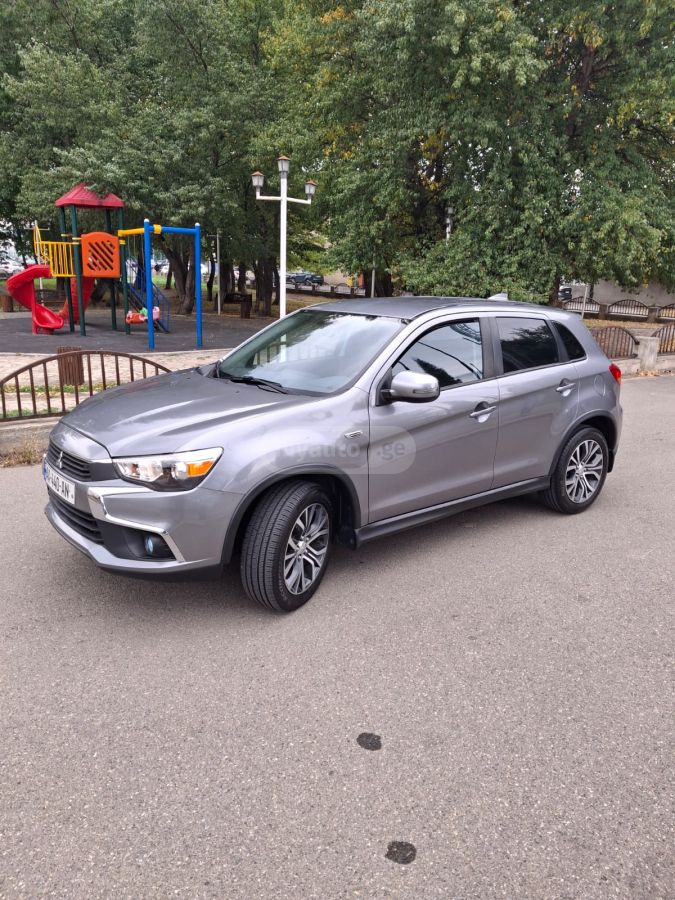Mitsubishi Outlander Sport 2017 — photo 2
