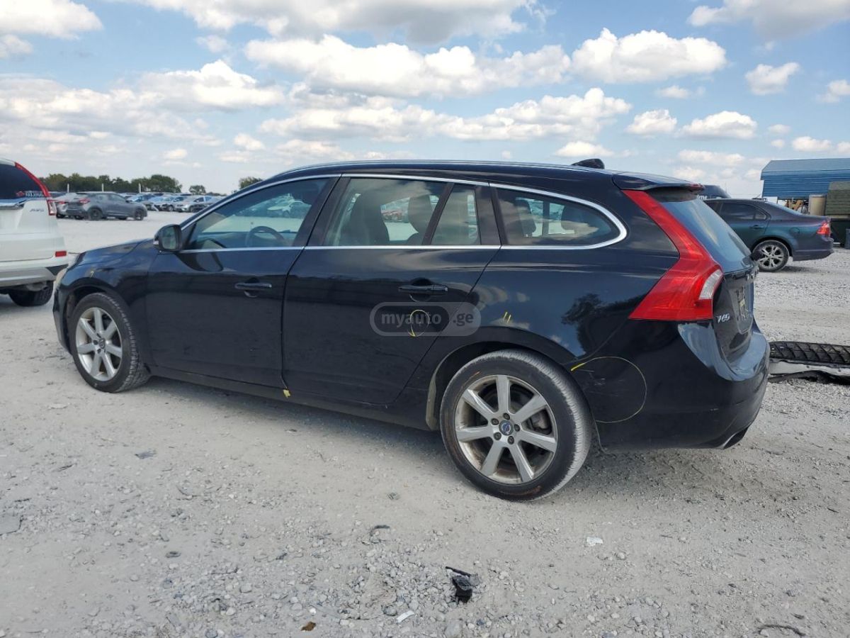 Volvo V 60 2016 — photo 2