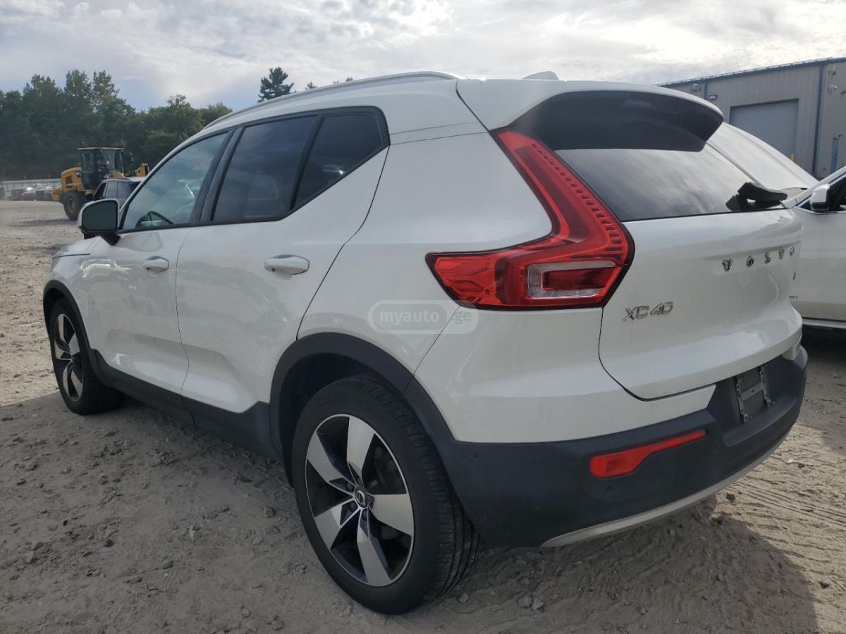 Volvo XC40 2019 — photo 2