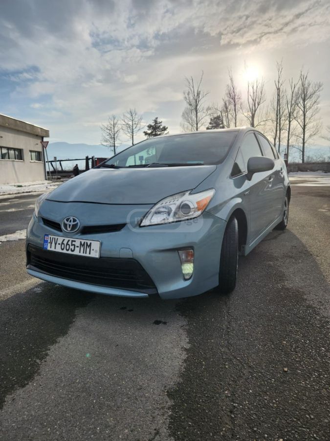 Toyota Prius 2012 — photo 2