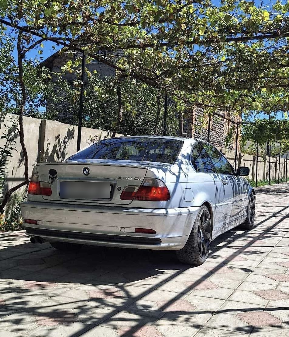 BMW 330 2002 — photo 2