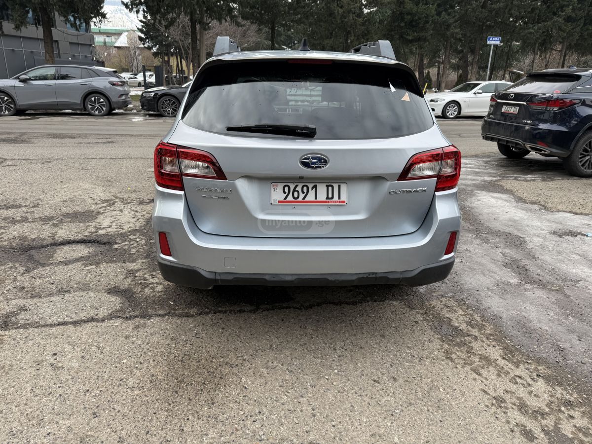 Subaru Outback 2016 — photo 2