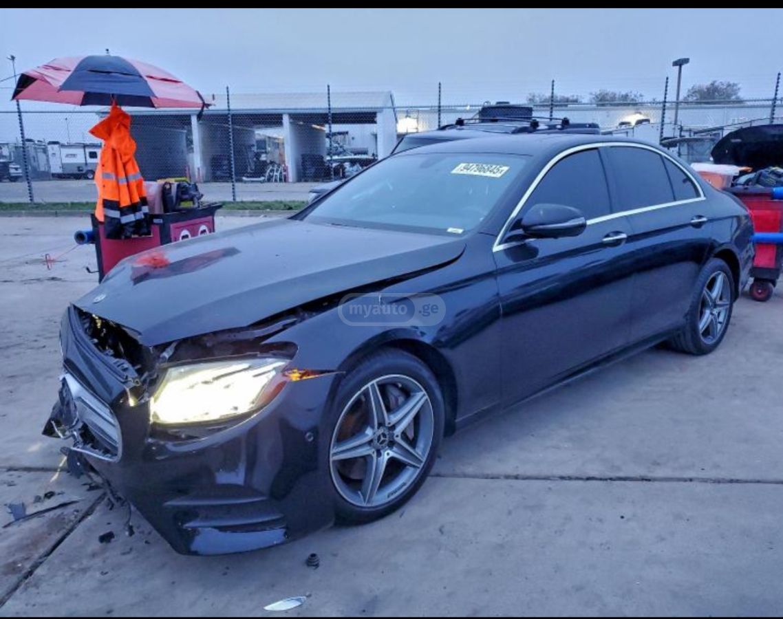 Mercedes-Benz E 300