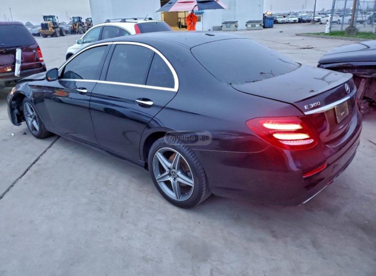 Mercedes-Benz E 300 2018 — photo 2