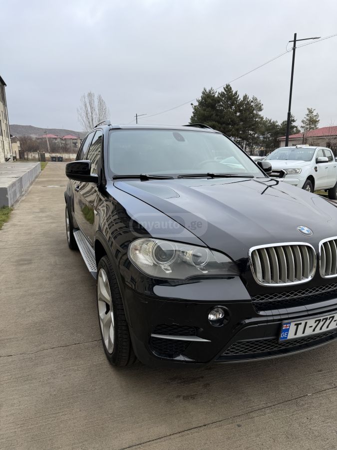 BMW X5 2012 — photo 2