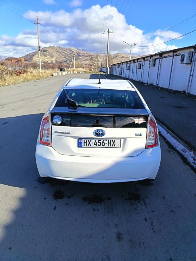 Toyota Prius 2012 — photo 2
