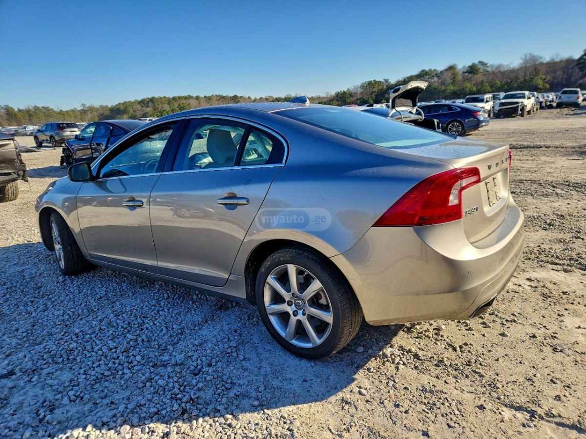Volvo S60 2016 — photo 2