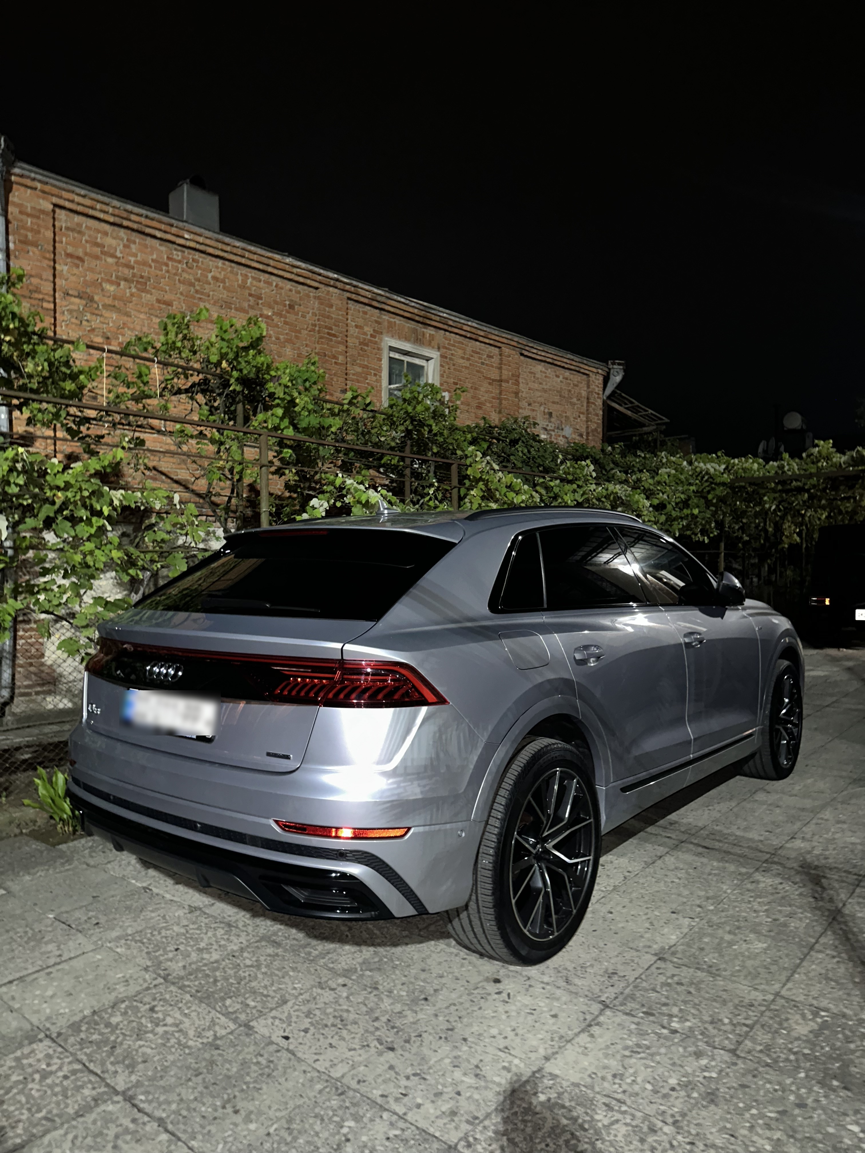 Audi Q8 2020 — photo 2