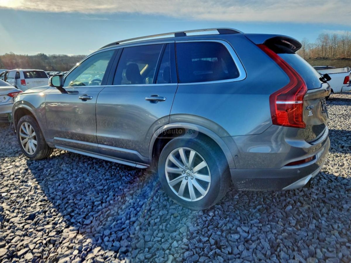 Volvo XC90 2018 — photo 2