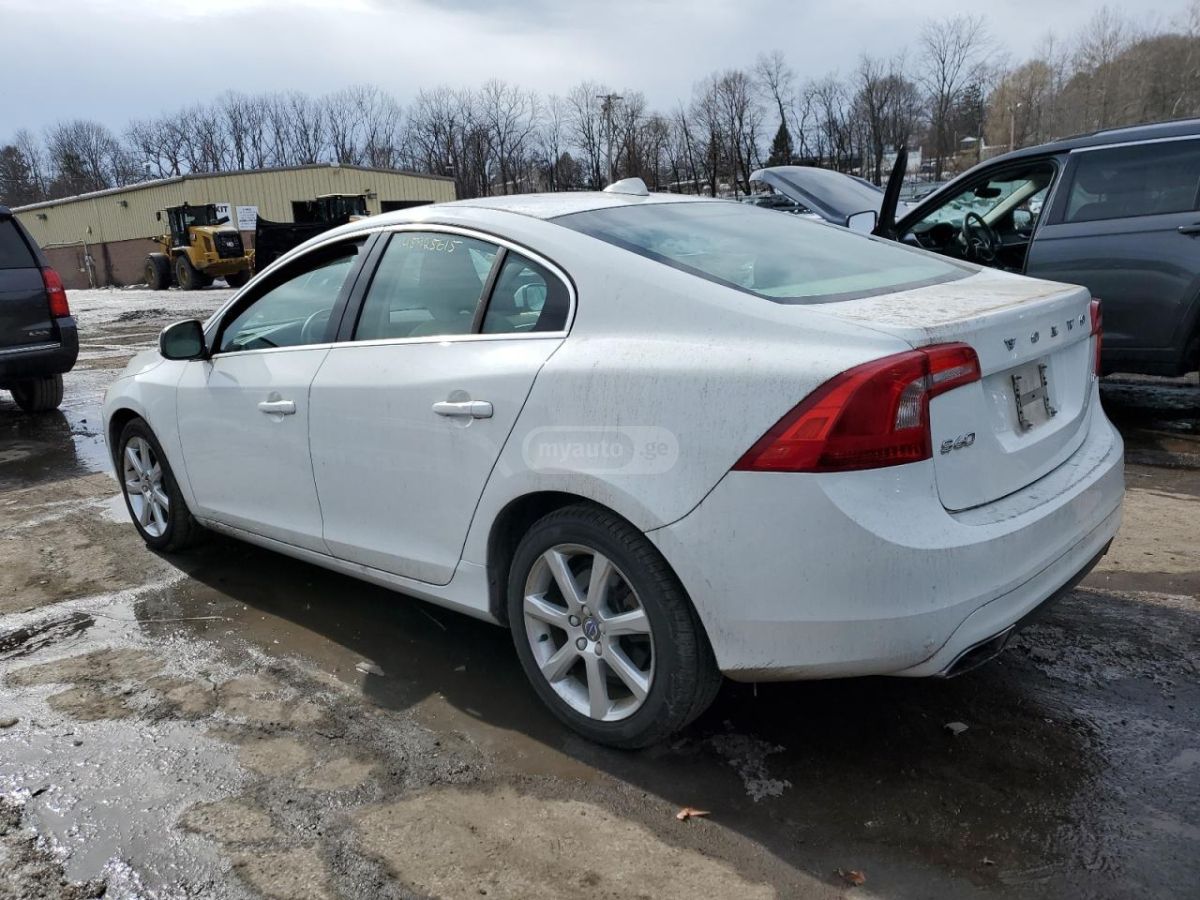Volvo S60 2016 — photo 2