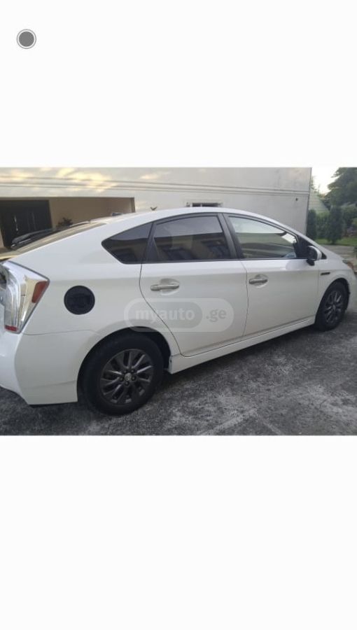 Toyota Prius 2014 — photo 2