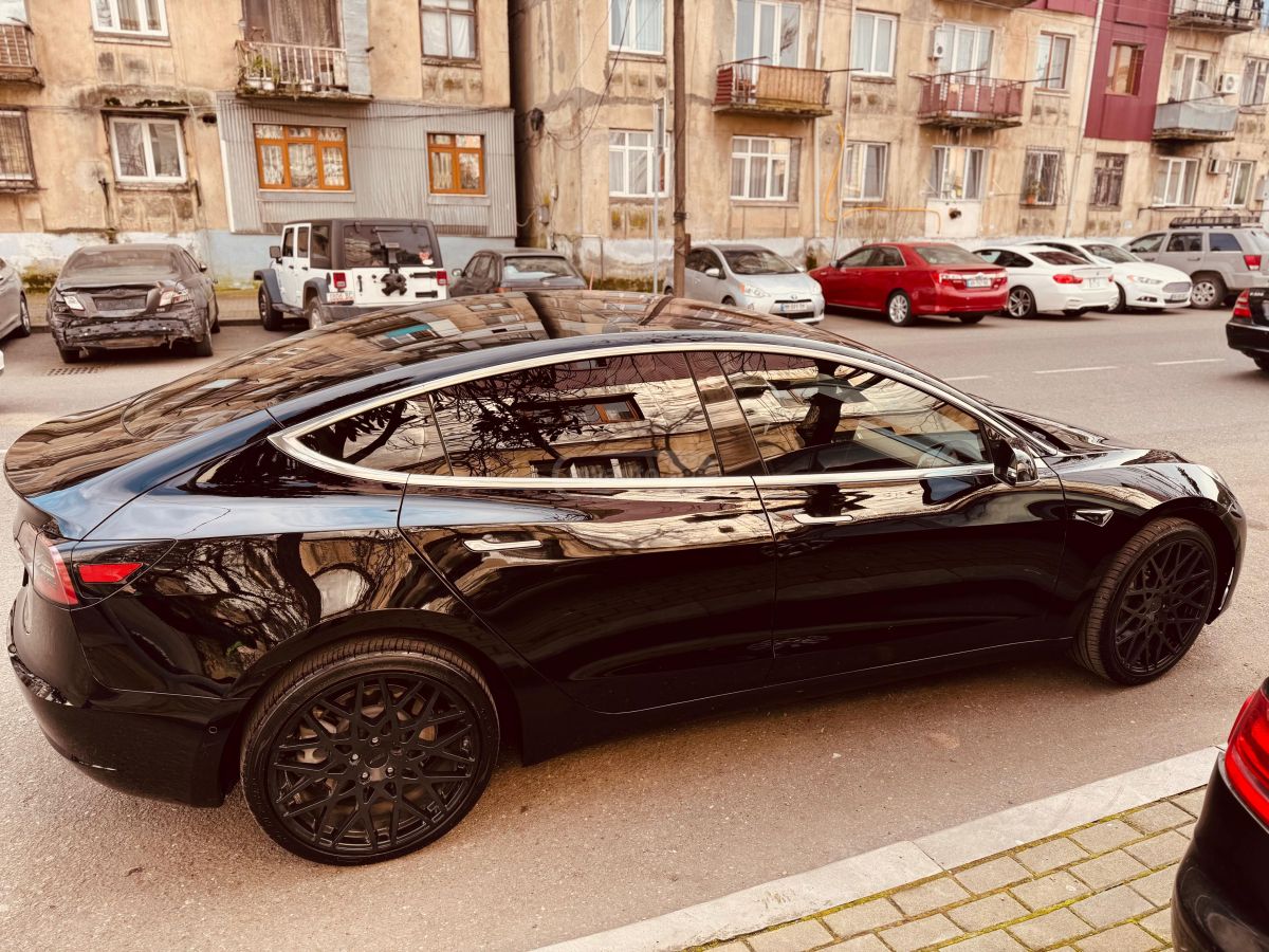 Tesla Model 3 2019 — photo 2