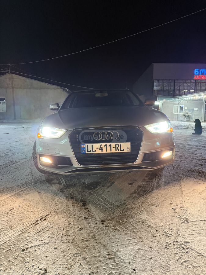 Audi A4 2014 — photo 2