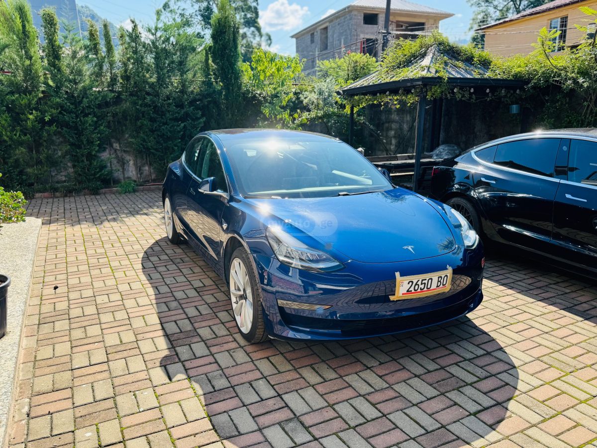 Tesla Model 3 2018 — photo 2