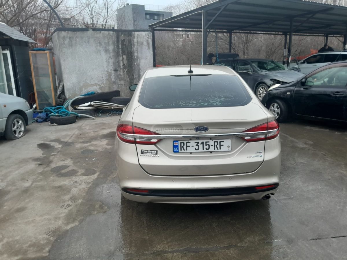 Ford Fusion 2017 — photo 2