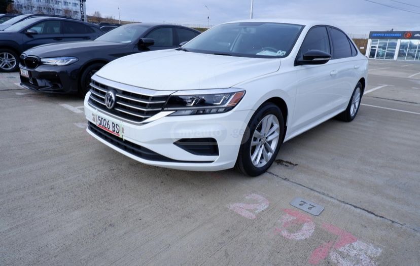 Volkswagen Passat 2021 — photo 2