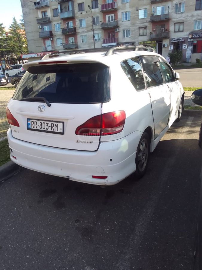 Toyota Ipsum