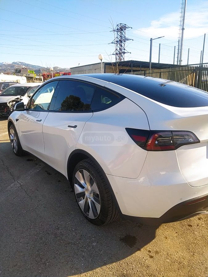 Tesla Model Y 2020 — photo 2