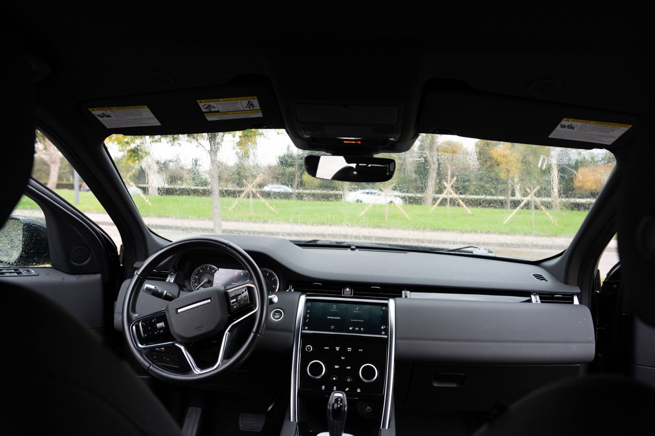 Land Rover Discovery Sport 2020 — photo 2