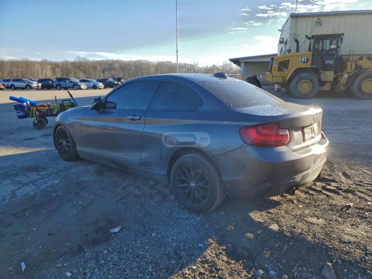 BMW 228 2015 — photo 2