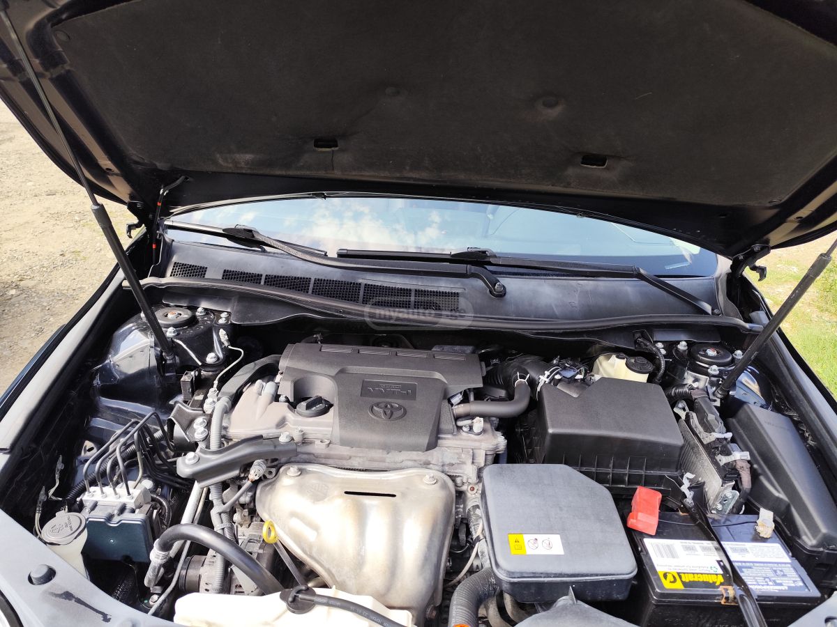 Toyota Camry 2016 — photo 2