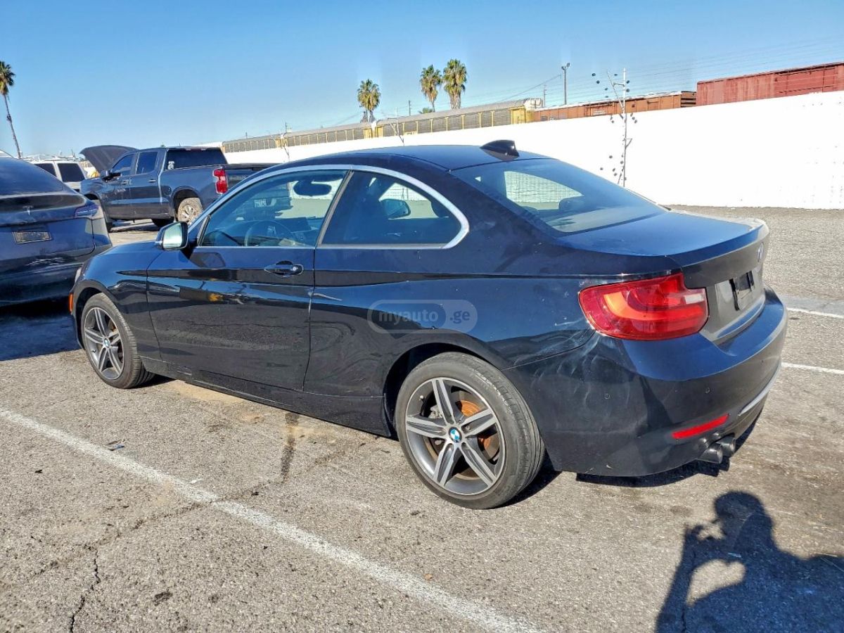 BMW 230i 2017 — photo 2