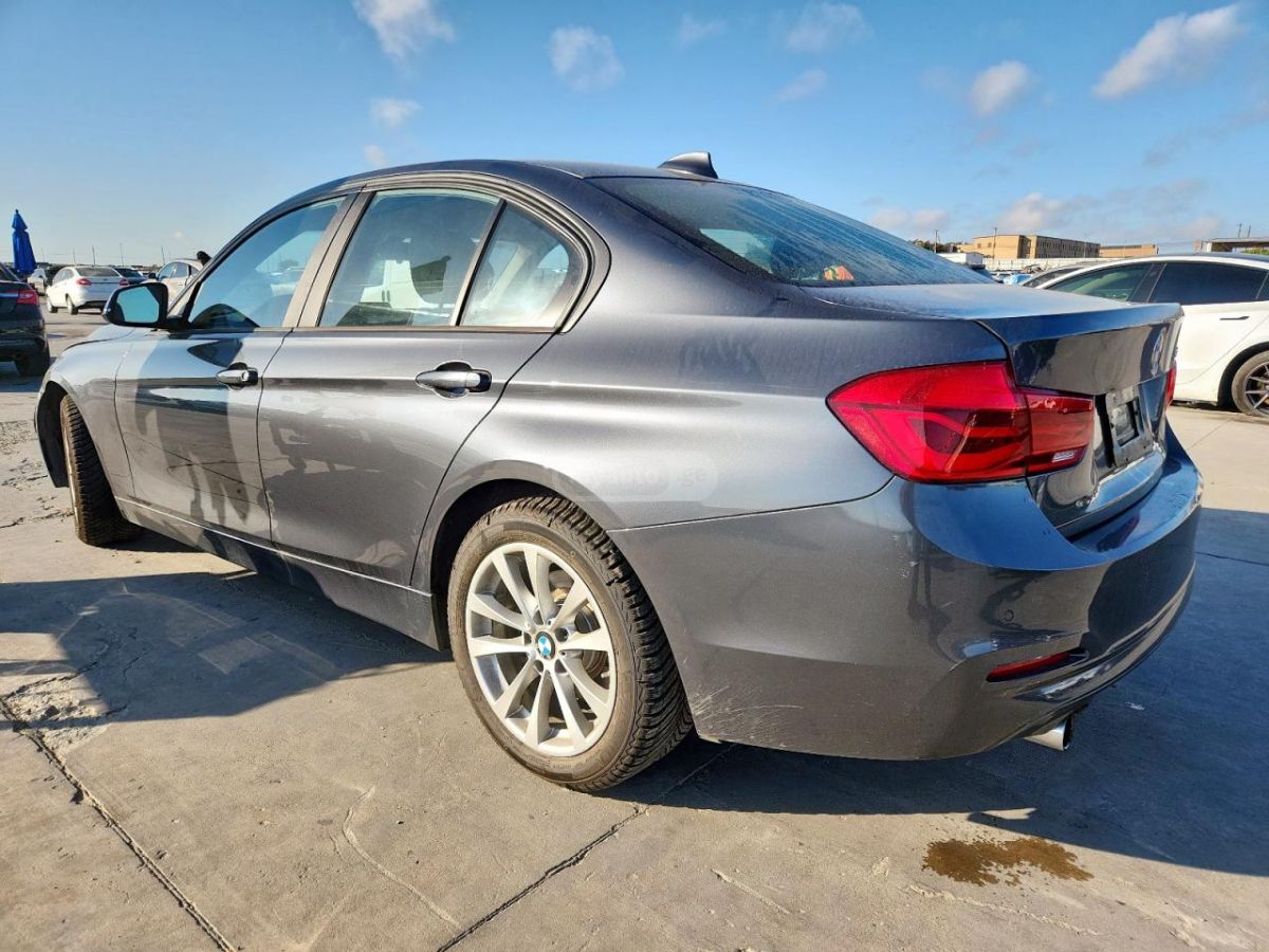 BMW 320 2016 — photo 2