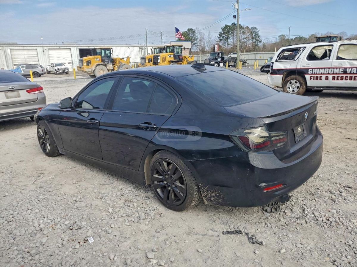 BMW 320 2017 — photo 2