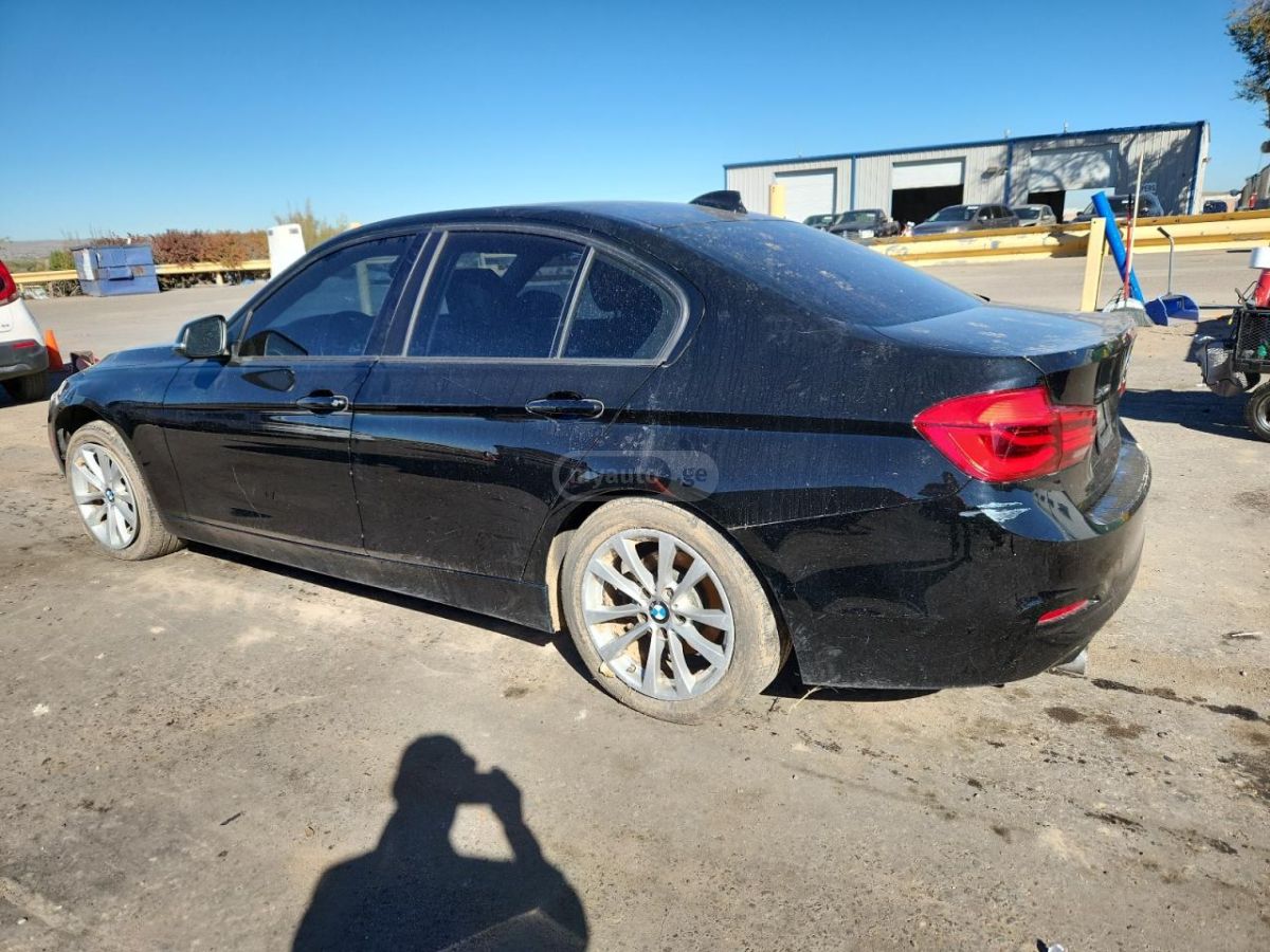 BMW 320 2018 — photo 2