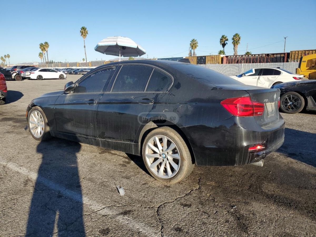 BMW 320 2018 — photo 2